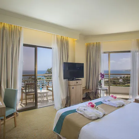 Complex The Grandresort - Limited Edition By Leonardo Limassol